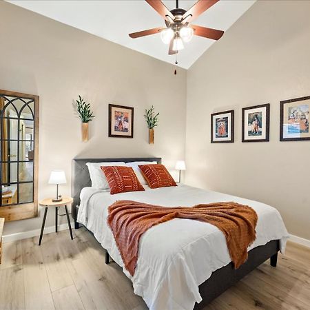 Artist'S Tower Townhome Just Renovated W Loft Gainesville Bagian luar foto