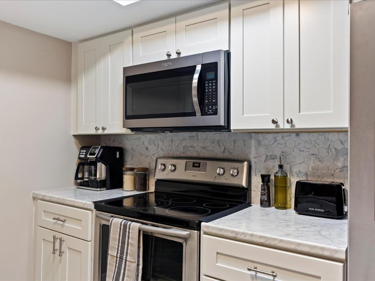Artist'S Tower Townhome Just Renovated W Loft Gainesville Bagian luar foto