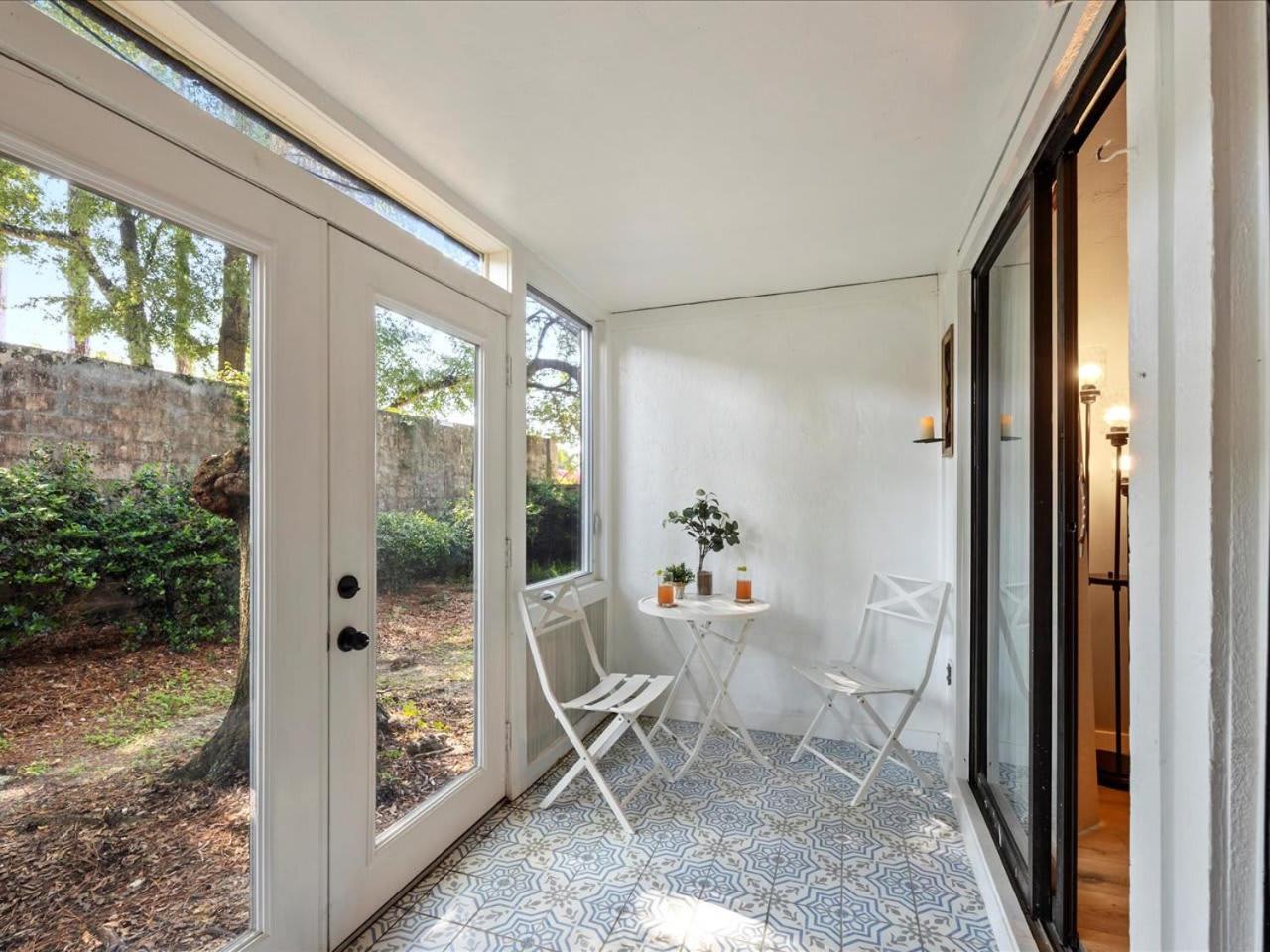 Artist'S Tower Townhome Just Renovated W Loft Gainesville Bagian luar foto