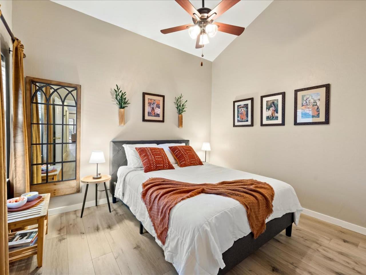 Artist'S Tower Townhome Just Renovated W Loft Gainesville Bagian luar foto
