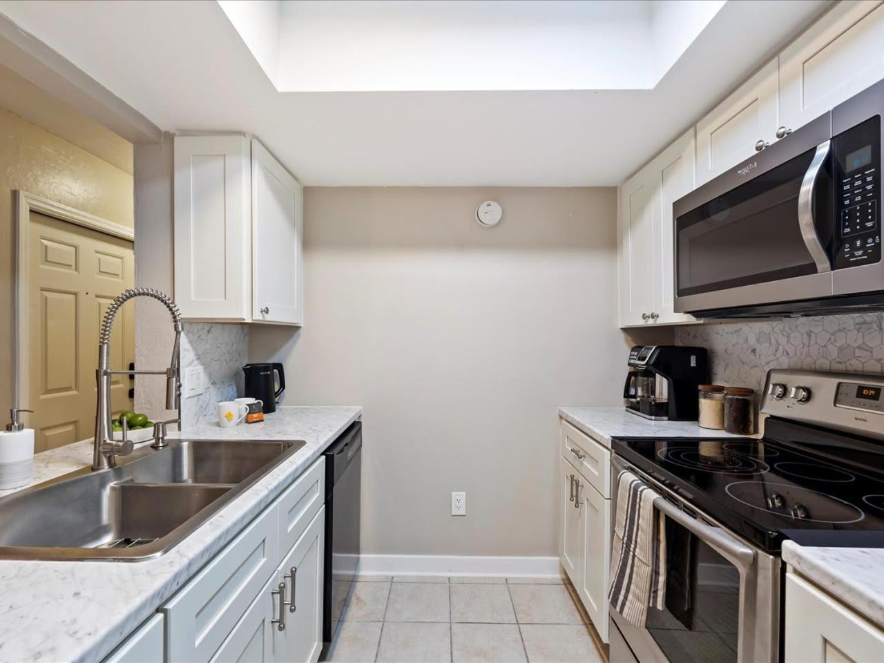Artist'S Tower Townhome Just Renovated W Loft Gainesville Bagian luar foto