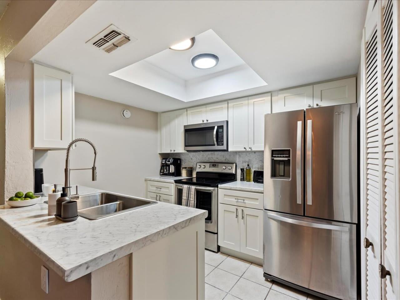 Artist'S Tower Townhome Just Renovated W Loft Gainesville Bagian luar foto